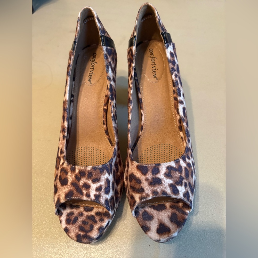 Comfortview Leopard Print Peep Toe Heels
